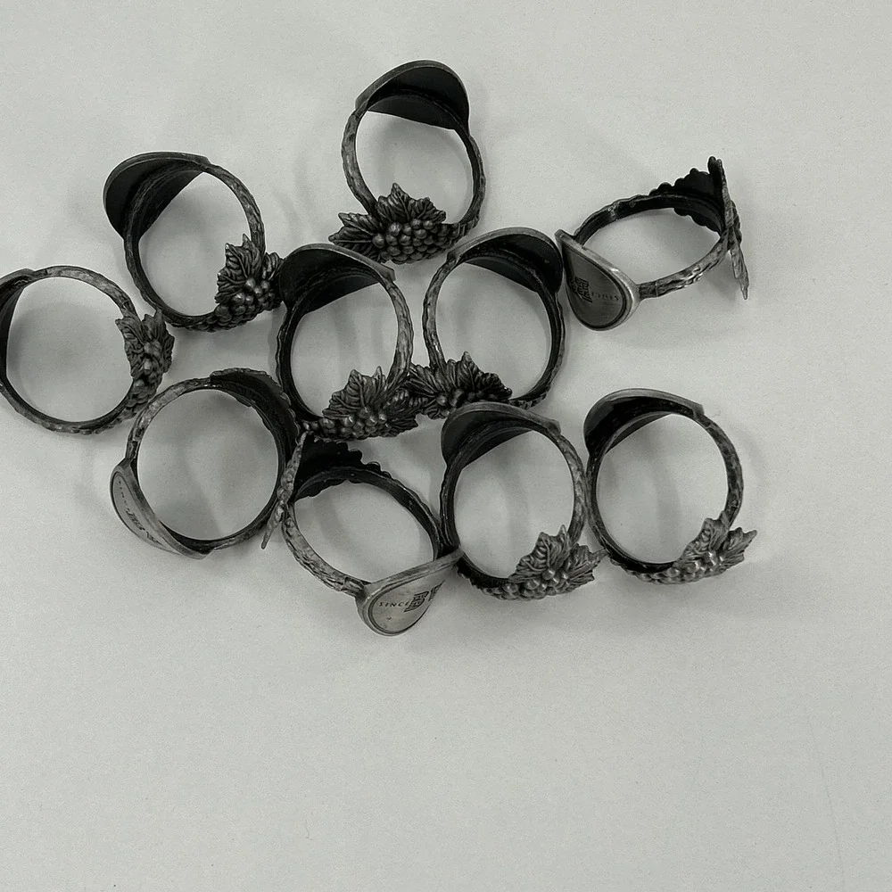 Beaulieu Vineyard BV Napkin Rings Set of 10 Grape Cluster Pewter‎ Tone Vintage